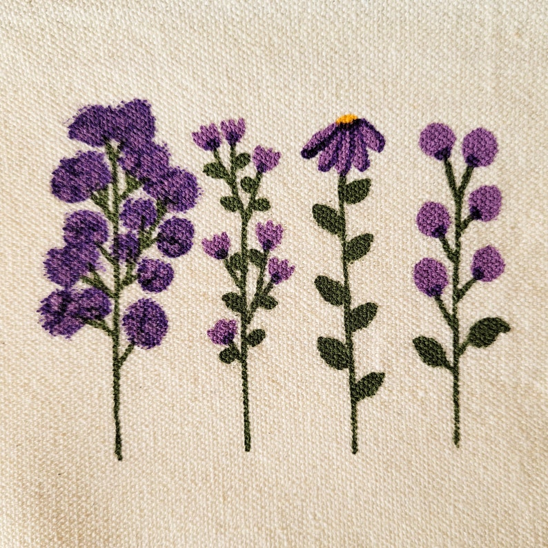 Mehrzweck-Federmäppchen aus Stoff mit handbemalten lila Blumen und Reißverschluss, 21 x 13 cm, Kulturbeutel