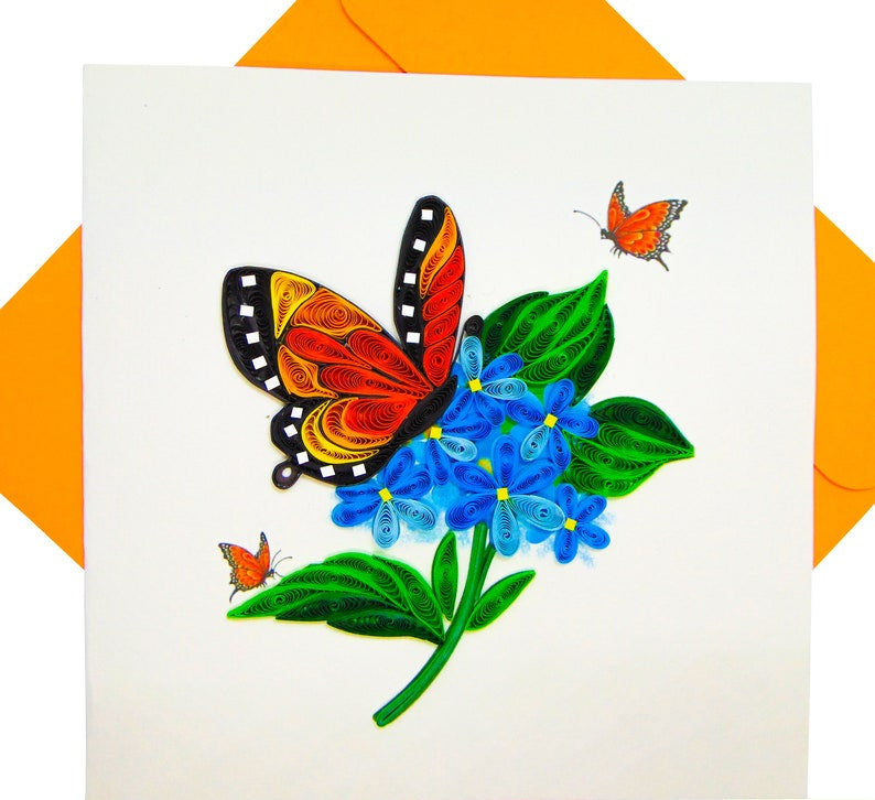 Quilling Grußkarte mit Schmetterling und Blumen, handgefertigte Blankokarte, 16 cm x 15 cm, mit Umschlag