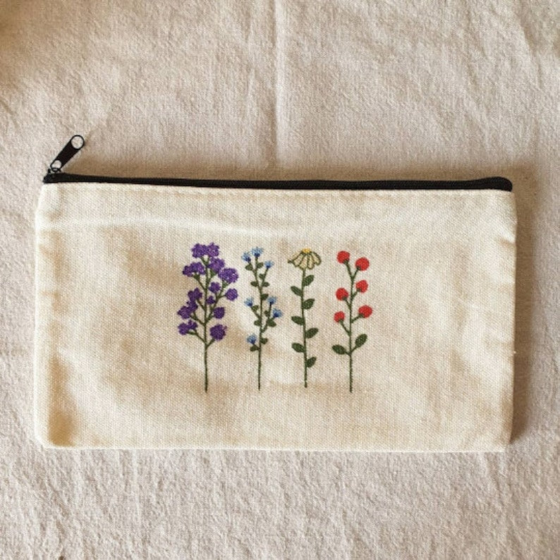 Handbemaltes Federmäppchen aus floralem Stoff mit Reißverschluss, 21 x 13 cm