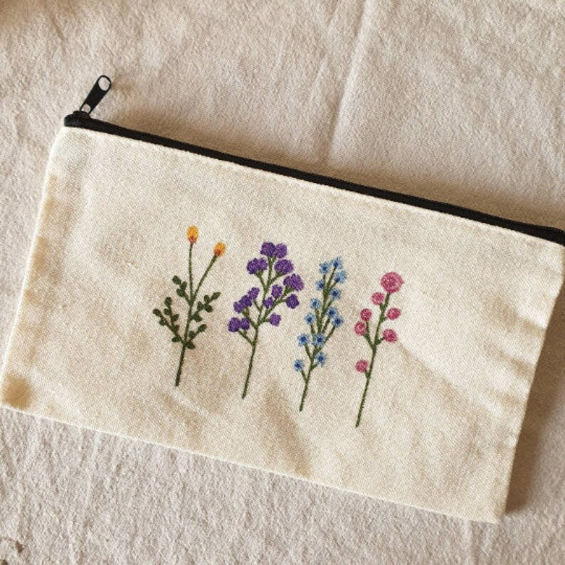 Handbemaltes Federmäppchen aus floralem Stoff mit Reißverschluss, 21 x 13 cm