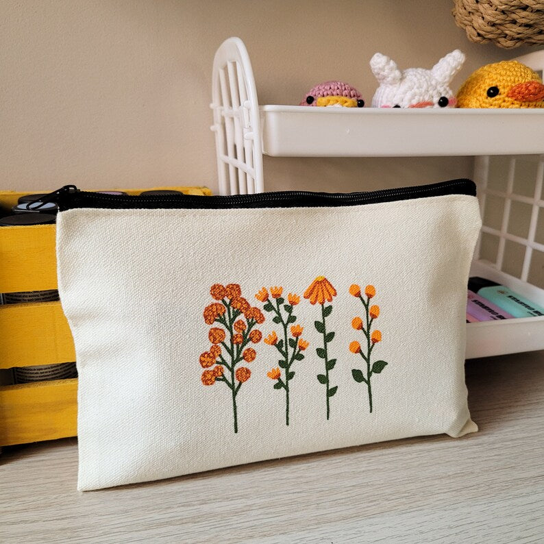 Handbemaltes Federmäppchen aus floralem Stoff mit Reißverschluss, 21 x 13 cm