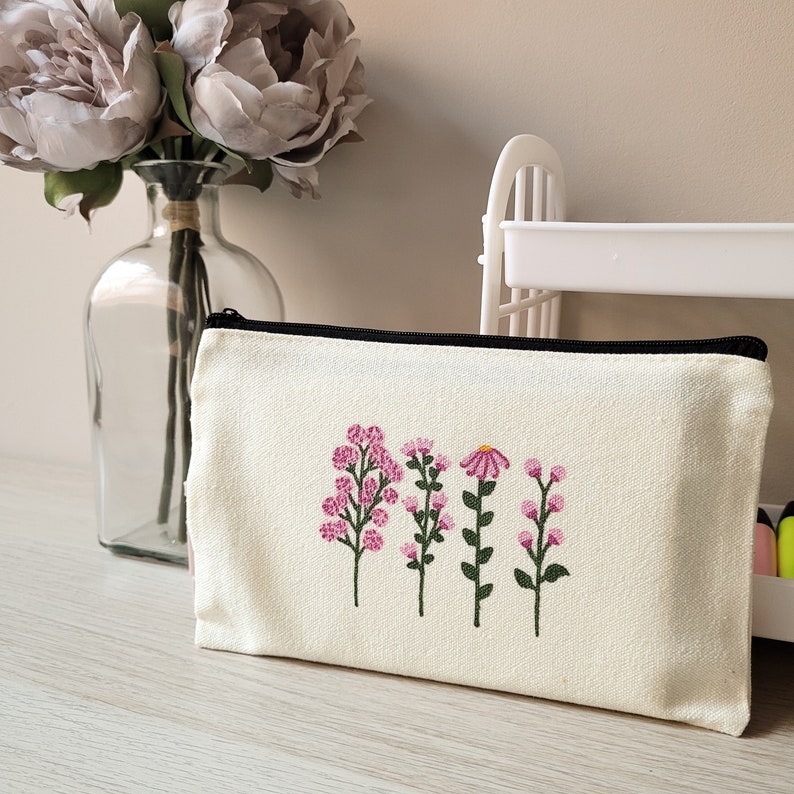Handbemaltes Federmäppchen aus floralem Stoff mit Reißverschluss, 21 x 13 cm