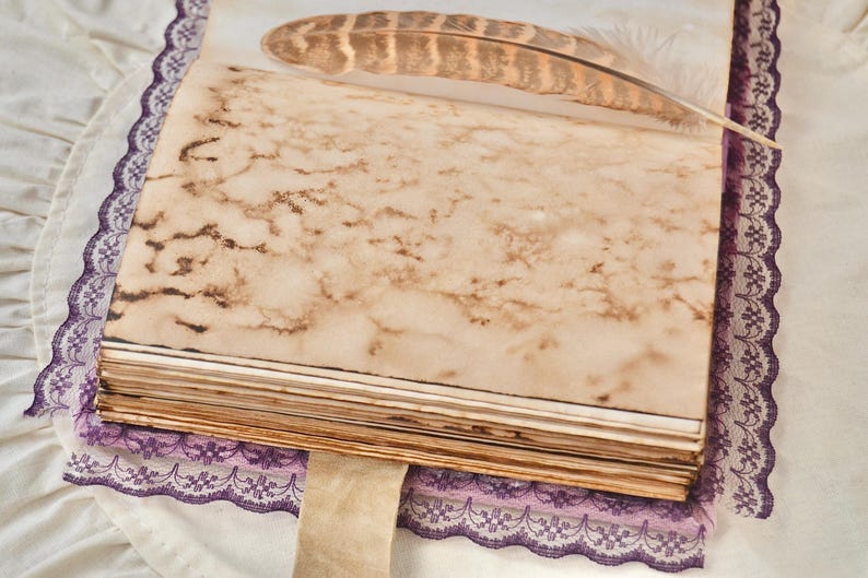 Handgemachtes Junk Journal A6 mit lila Rosen Vintage Stoff, 500 Seiten, leer