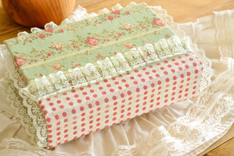 Baumwollstoff mit roten Rosen und Spitze, Vintage-Stil Notizbuch, A6, 500 Seiten, leer