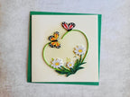 Quilling Karte Schmetterling & Blumen – Handgemachte 3D Grußkarte – 15 x 15 cm – Mit Umschlag und Einlegeblatt
