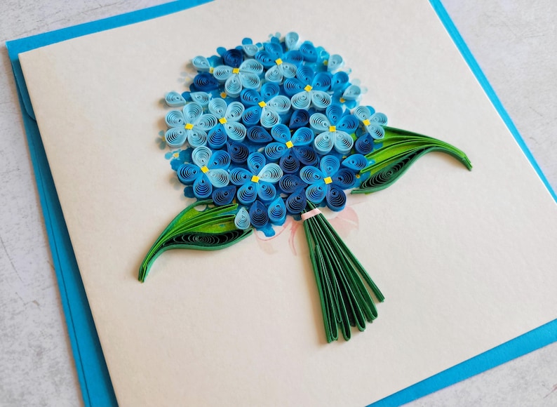 Quilling Grußkarte Hortensienstrauß – Handgefertigte 3D Papierkunst Blumenkarte 15 x 15 cm mit Umschlag