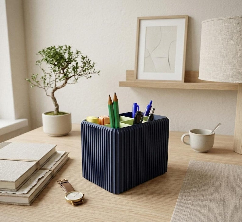 Moderner gerippter Schreibtisch-Organizer – 3D-gedruckter Stiftehalter mit 6 Fächern, Marineblau/Limettengrün, 12,8 x 14,7 x 10 cm