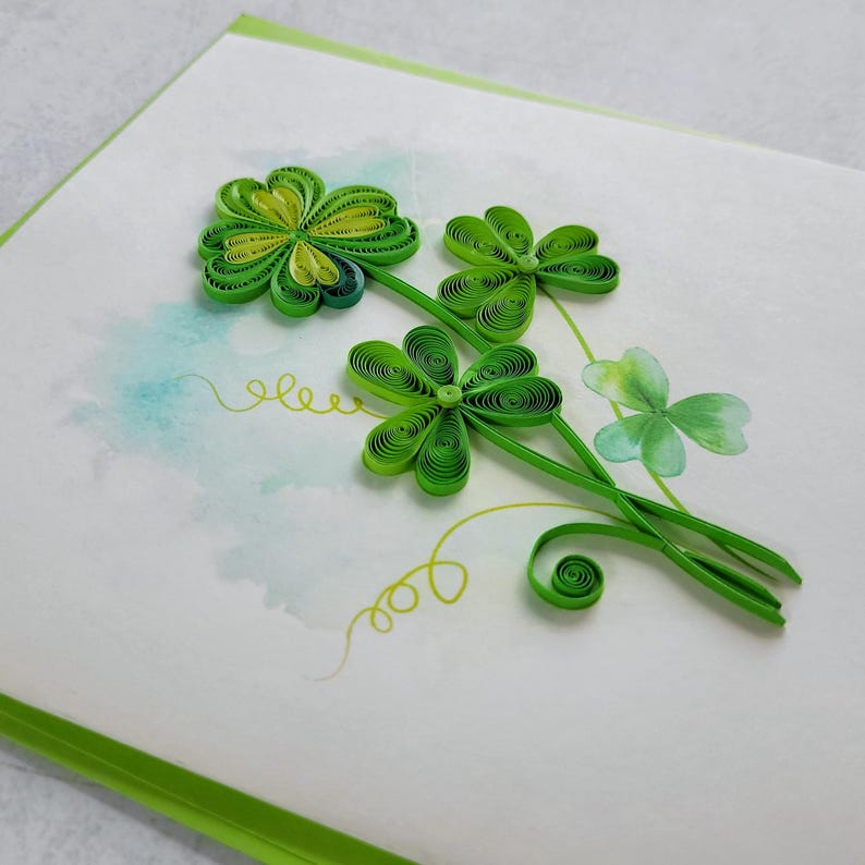 Quilling Kleeblatt Karte, handgefertigte Glückwunschkarte mit 3D Kleeblatt Motiv, 15x15 cm, mit Umschlag