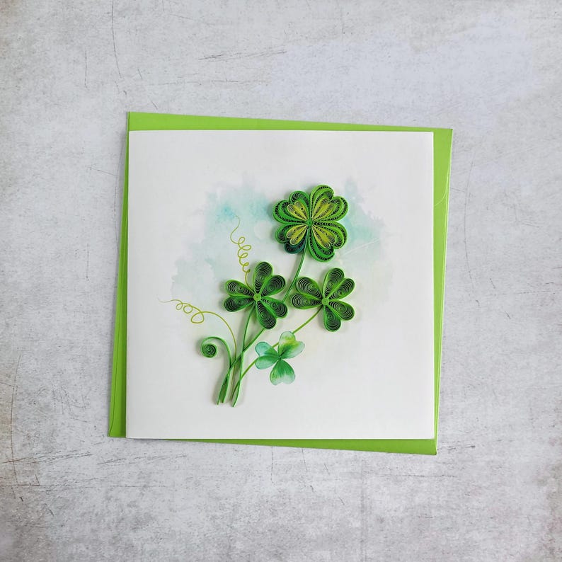 Quilling Kleeblatt Karte, handgefertigte Glückwunschkarte mit 3D Kleeblatt Motiv, 15x15 cm, mit Umschlag