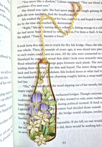 Lesezeichen aus Metall mit floralem Blumenvasen-Design und Initialen-Anhänger, wiederverwendbar für Bücher und Zeitschriften