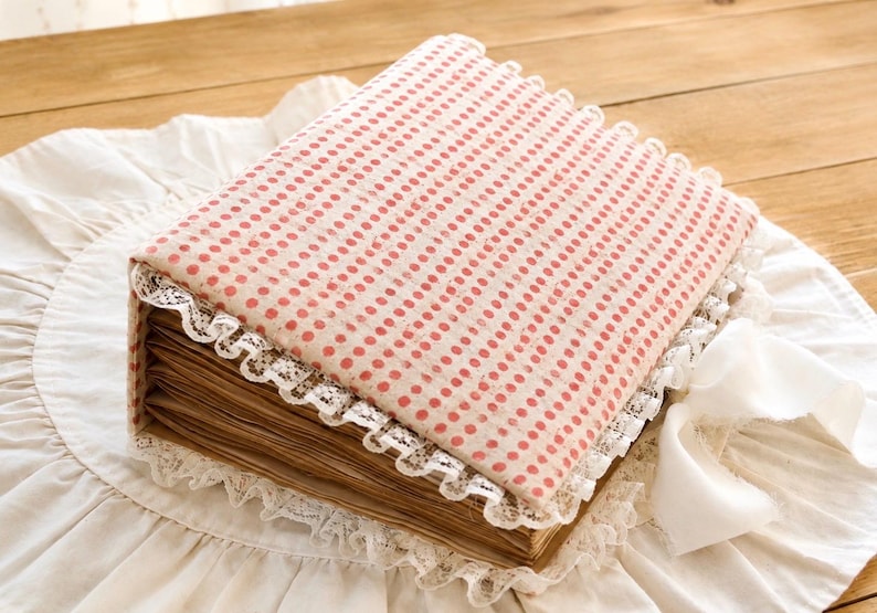 A5 Notizbuch mit wattiertem Stoffeinband, 200 leere teefarbene Seiten, Vintage Spitzen Junk Journal