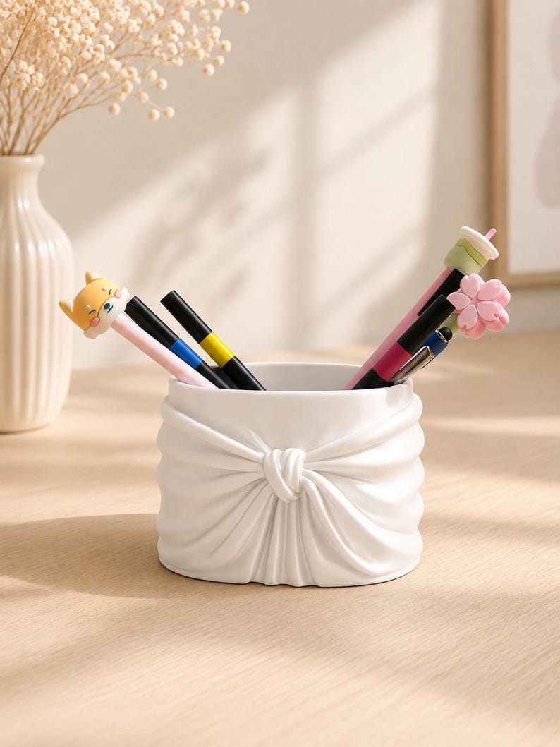 3D-gedruckter Schleifen-Stiftehalter, Stiftebecher mit drapiertem Design, Schreibtisch-Organizer für Stifte